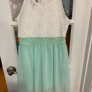 Girl’s Easter Dress Amy Byer Size 8 Mint and White